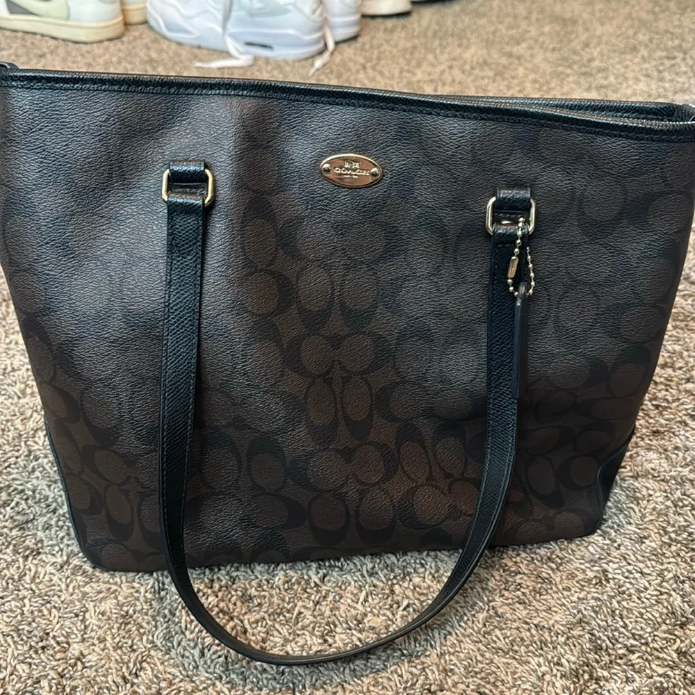Authentic Coach tote - Picture 1 of 2